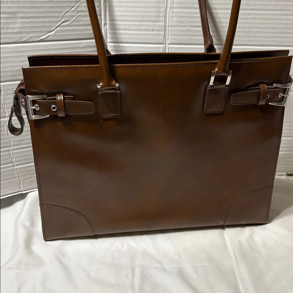 Franklin Covey leather bag with multiple compartments and padding. NWOT